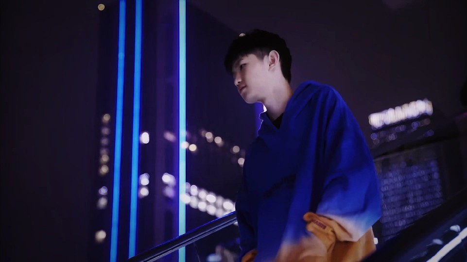 虽然在众多