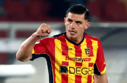 国足的后防 国足的后防